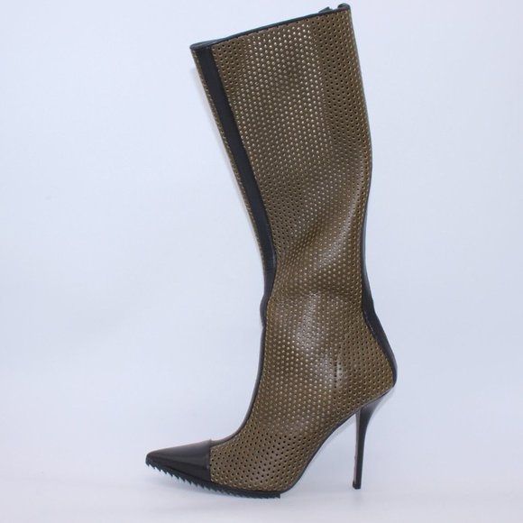 Michael Kors Perforated Leather Abigail Runway Boots Brown/Black Size 40 New - Picture 13 of 13